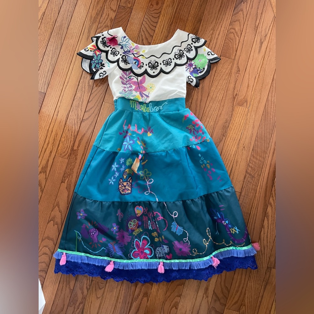 Disney Store Encanto Mirabel Dress Up 7 8